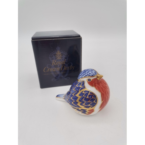 276 - Royal Crown Derby Robin paperweight with gold stopper and box