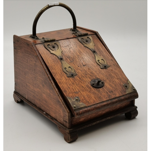 324 - Edwardian oak tea caddy modelled as a miniature coal scuttle