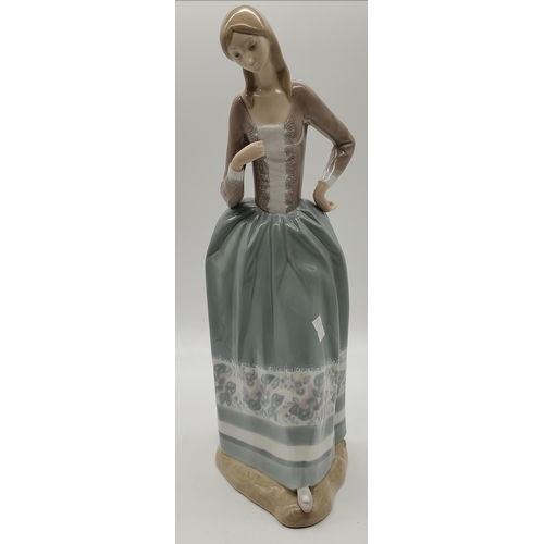 390 - Lladro lady figure 43cm Ht