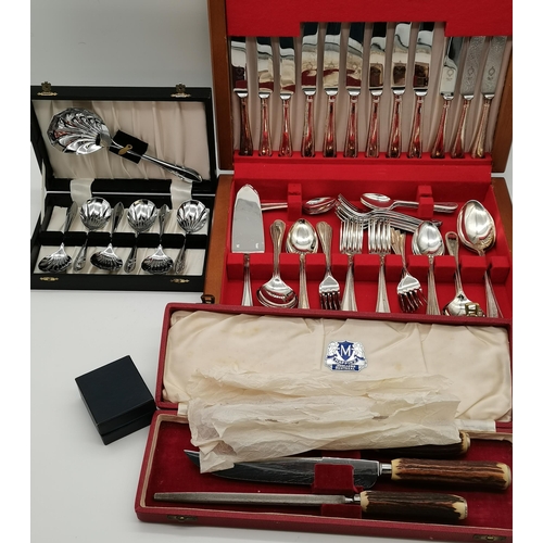 402 - A canteen of silver-plated flatware for six persons, Bead pattern, in a fitted wooden case, with add... 