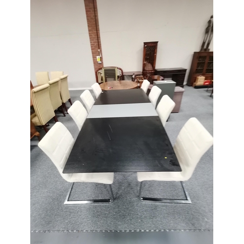 950 - A set of 8 Scandinavian designer dining chairs and a matching extending dining table with 2 leaves (... 