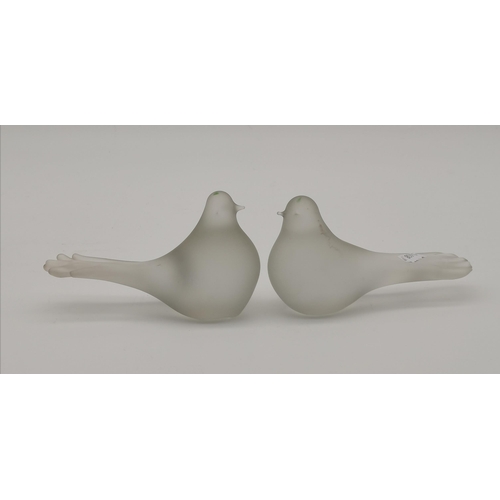 224 - Vintage frosted glass peace doves unmarked H9cm x L15cm