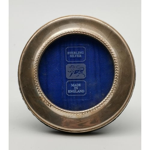 362 - A George VI silver twin-handled salt by Edward Barnard & Sons Ltd, London 1937, with blue glass line... 