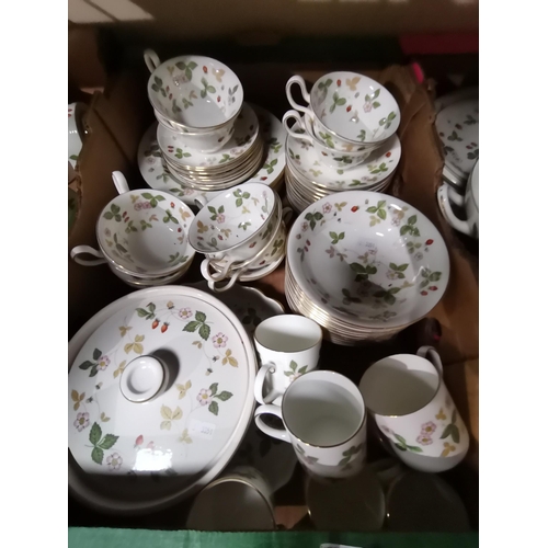 1278 - Large quantity (4 boxes) of Wedgwood Wild Strawberry bone china dinner and tea service incl dinner p... 