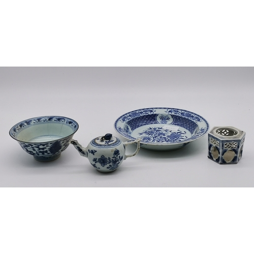 170 - A group of Oriental blue and white porcelain wares, comprising a 19th Century Chinese bowl with unde... 