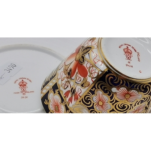 216 - 4 pieces of Royal Crown Derby Imari pattern - Coffee can and saucer, Tea cup and saucer, Miniature p... 