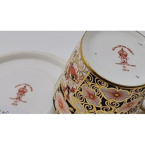 216 - 4 pieces of Royal Crown Derby Imari pattern - Coffee can and saucer, Tea cup and saucer, Miniature p... 