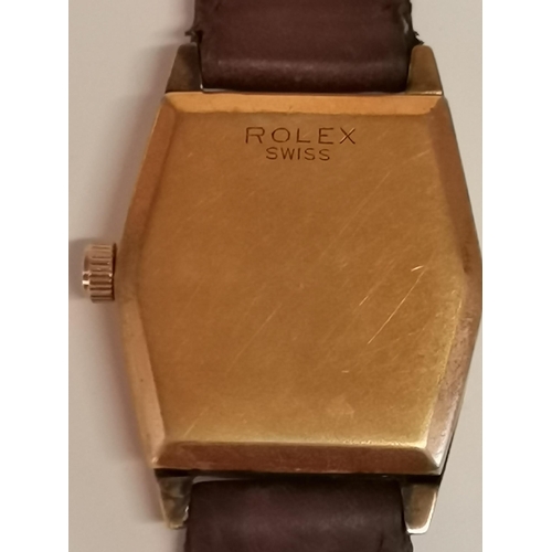 533 - A gent's vintage Rolex wristwatch, the white circular enamel dial signed ROLEX OYSTER, with black Ar... 