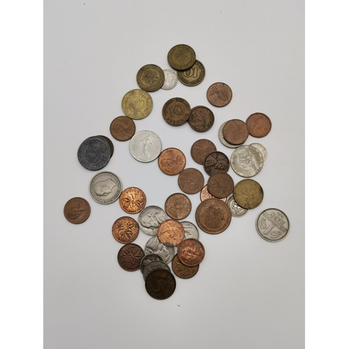 543 - A collection of assorted coinage, British and foreign, Victorian and later, including commemorative ... 