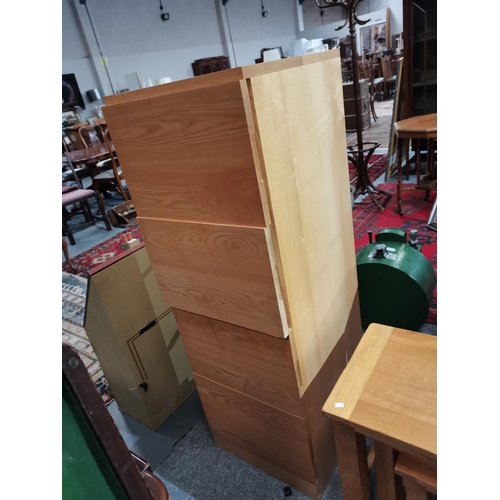 1131c - An oak 1.3m high chest having 4 drawers