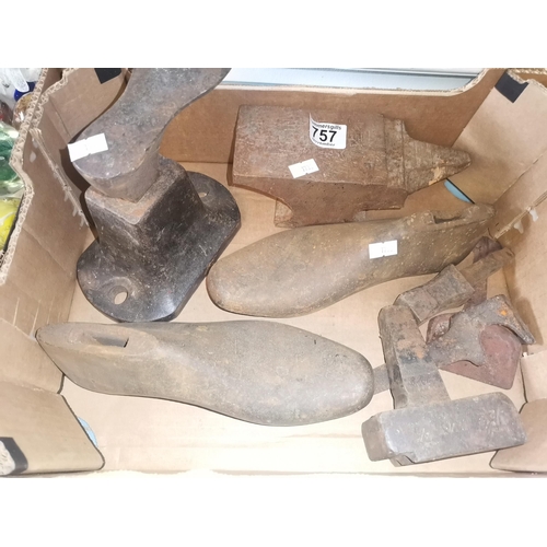 757 - Vintage cast iron Anvil and cobblers shoe lasts etc