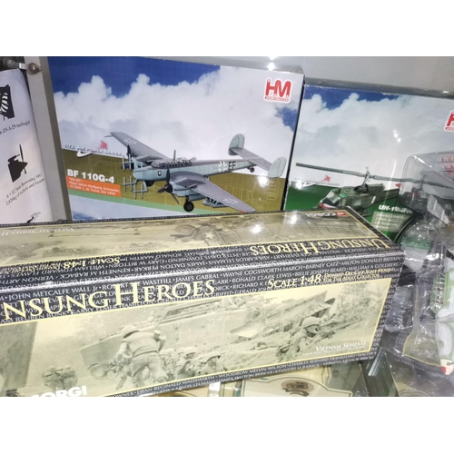 806 - x5 Hobbymaster, Corgi 1/72 Aircraft and Helicopters 1/48 all complete in boxes and bubble packs