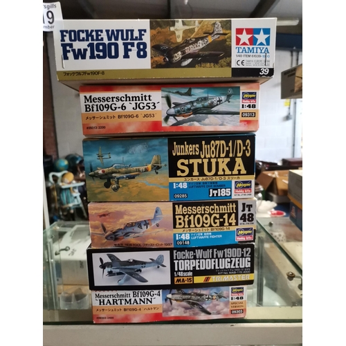 819 - x6 1/48 WWII Model kits all unmade and complete in boxes