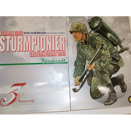 838 - New Generation 1/6 Dragon FIgure Complete in Box German Elite Sturm Pionier Eastern Front 1942 