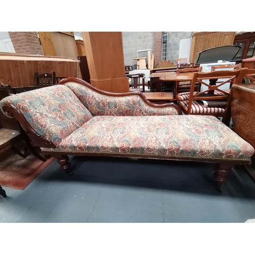 1011 - Victorian Rosewood Chaise Lounge L175cmCondition StatusGood: In good condition overall, but possibly... 