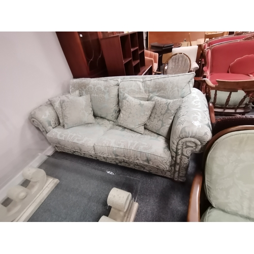 1201 - A pair of Duresta 2m x 1m settees in excellent condition Condition StatusExcellent: In excellent con... 