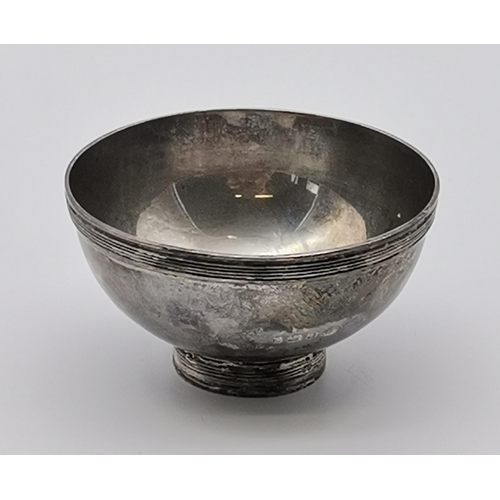 385 - A late Victorian small silver bowl by Deakin & Francis Ltd, Birmingham 1900, circular, with reeded r... 