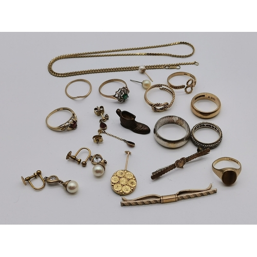 489 - A group of assorted 9 carat gold and yellow metal jewellery, including cufflinks, rings, brooches, e... 