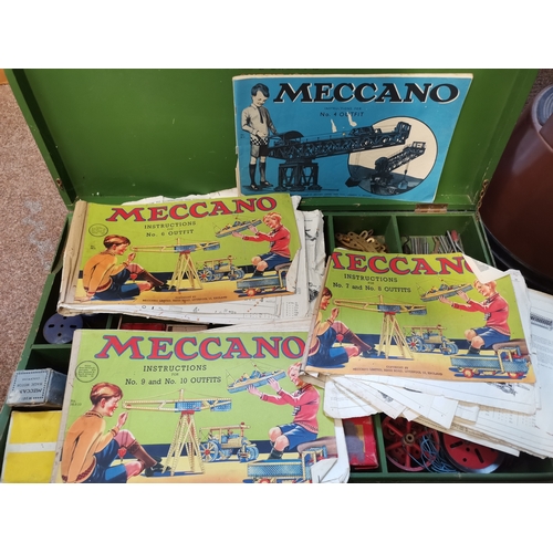 751c - A good set of meccano in original box