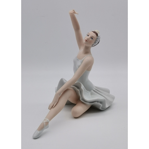 95 - Four Royal Dux Bohemia - Vintage 20th Century porcelain figures of ballerinas wearing traditional tu... 