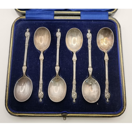 388 - A miscellaneous collection of silver, including an early 20th Century evening purse by Joseph Gloste... 