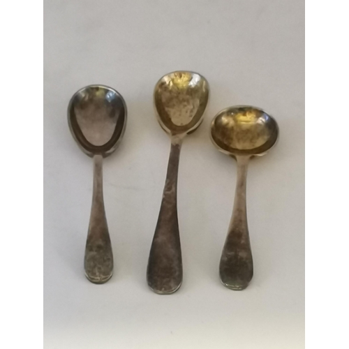 392 - A cased pair of Edwardian silver salts and spoons by Joseph Gloster Ltd, Birmingham 1910, baluster o... 