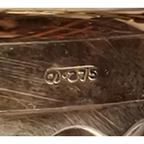 435 - A lady's 9 carat gold expanding bracelet wristwatch, the banded champagne circular dial with black A... 