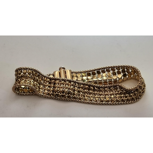 450 - An Italian 9 carat gold fancy open mesh bracelet, stamped 375 to clasp. 19cm long, 11.0g