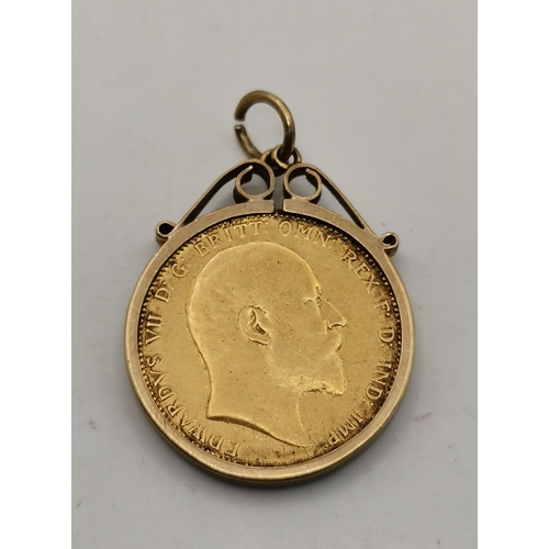 520A - An Edward VII full sovereign, 1905, to a 9 carat gold loose pendant mount, hallmarked 375. 9.5g gros... 