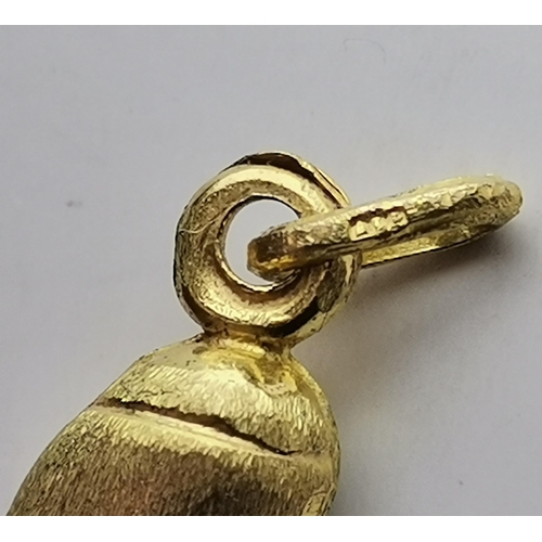 524 - Collection of gold jewellery - 9ct Gold two strand drop earrings, 9ct Gold Horn of life pendant plus... 