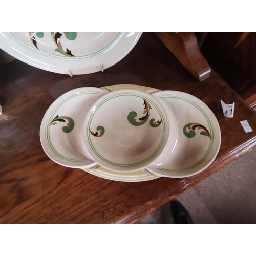 118 - Vintage Royal Doulton Lynn Art Deco part dinner and tea service - (47)