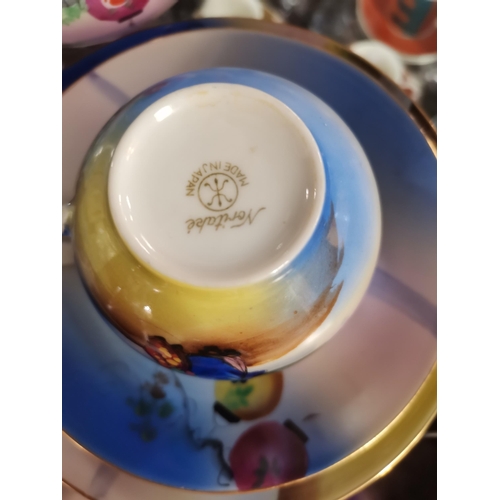 120 - Vintage Noritake Tea Service 'Geisha Girl' pattern - One serving plate, Milk Jug, Sugar bowl, six cu... 