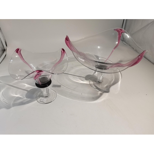 90 - Two Vintage GILLIES JONES ROSEDALE Studio Art Glass Yorkshire Ribbed Trail dishes with cranberry swi... 
