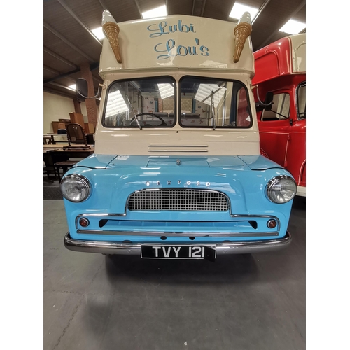 606 - Bedford 1960 Ice-cream van  - Specifically fitted historic Van - 1600cc 2-axle-ridgid body - TVY 121... 