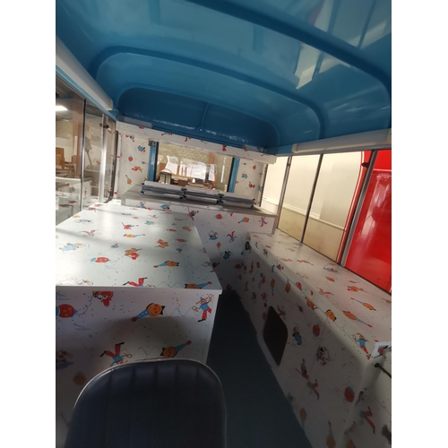 606 - Bedford 1960 Ice-cream van  - Specifically fitted historic Van - 1600cc 2-axle-ridgid body - TVY 121... 