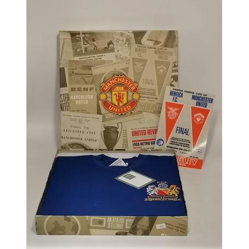 112 - A score draw replica official retro Manchester Utd v Benfica 1968 European cup final programme and s... 