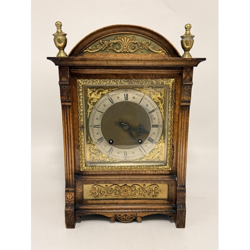 20 - A late 19th/early 20th Century mantel clock, the 6-inch dial with Roman numerals, the two-train Wint... 