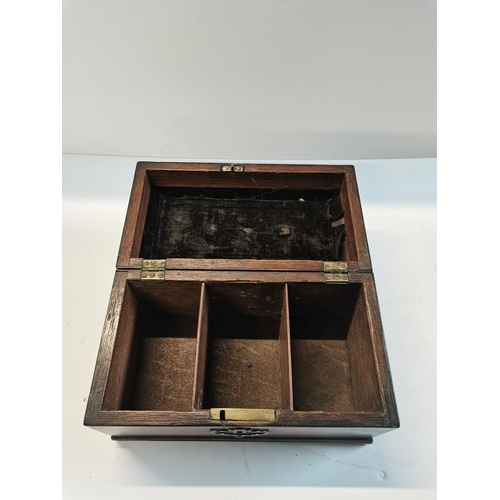 40 - Antique Georgian Mahogany tea caddy with bracket feet and key.  Three internal compartments 24cm x 1... 