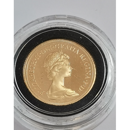 590 - An Elizabeth II sovereign, 1979, encapsulated, in Royal Mint soft case. 8.0g