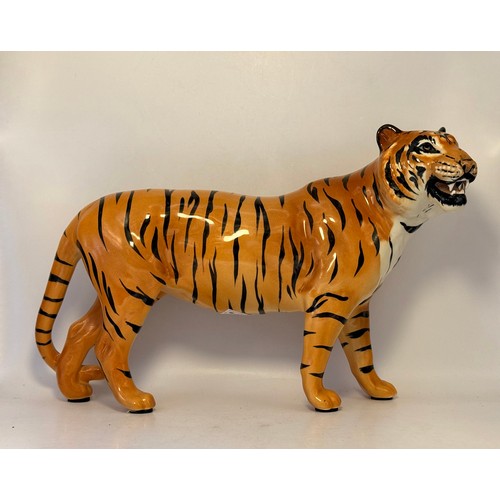 110 - Large Beswick Tiger H19cm x L19cm