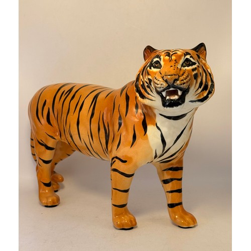 110 - Large Beswick Tiger H19cm x L19cm