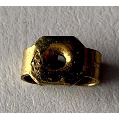  A large pair of 9 carat gold knot stud earrings, with post fittings, import hallmarked Sheffield 375... 