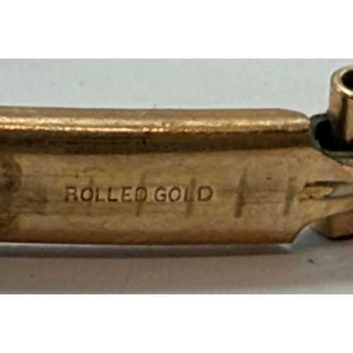 681 - A lady's 9 carat gold-cased bracelet wristwatch, the silvered dial and movement signed Accurist 21 J... 