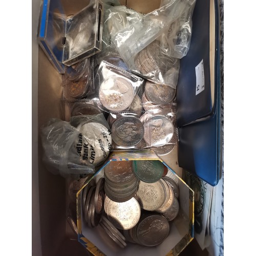 688 - A collection of coins and banknotes, mostly British, mostly commemorative crowns. (Qty)