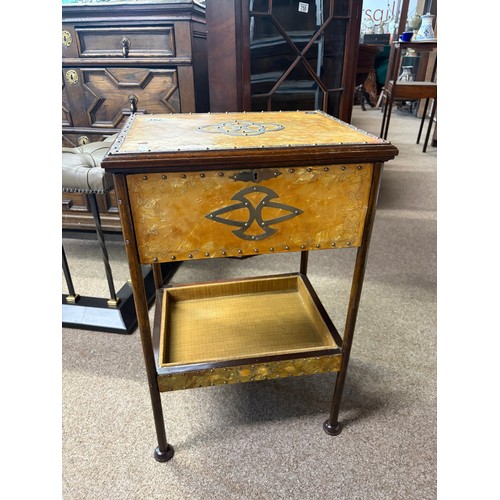 Lot 751       