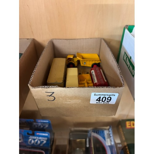 330 - A collection of five Matchbox Major toy vehicles, issued 1950s-1960s, no boxes, comprising M-1A Cate... 