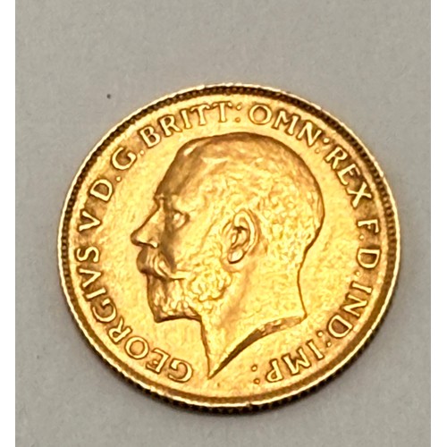 405 - A George V half sovereign, 1913. 4.0g