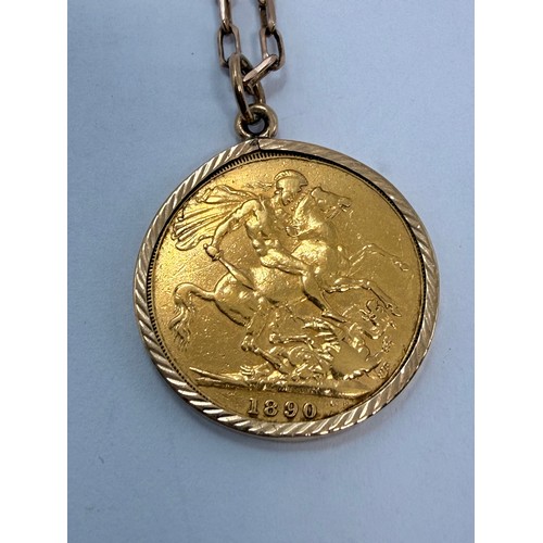 423 - A Victoria 1890 sovereign pendant on chain, Melbourne mint, in a gadrooned yellow metal loose mount,... 