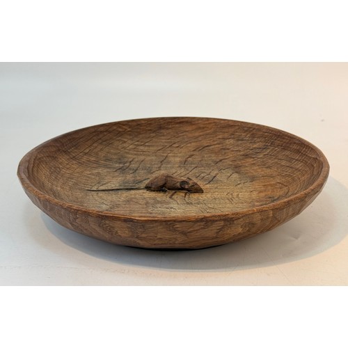 224 - A Robert Mouseman Thompson adzed oak fruit bowl, with carved mouse to centre, 29cm diameter
