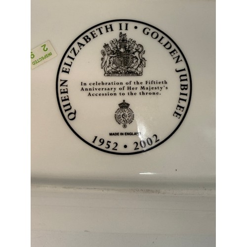 281 - Royal Worcester dish and mug in box in commemoration of Queen Elizabeth II Golden Jubilee 2002 21cm ... 